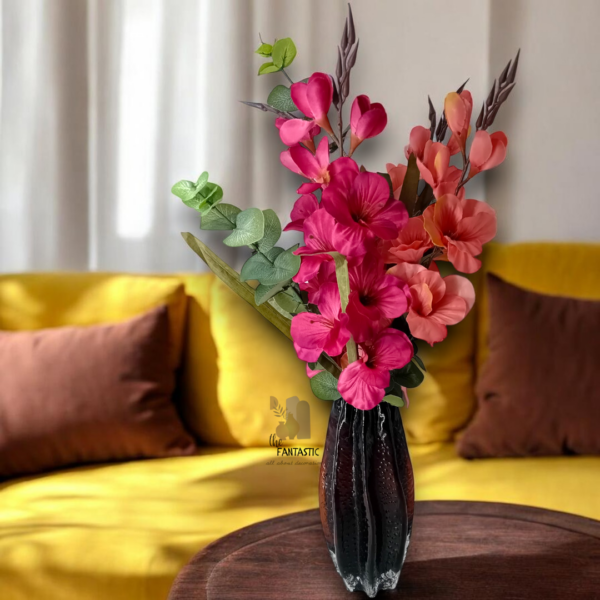 Γυάλινο βάζο με σύνθεση λουλουδιών!