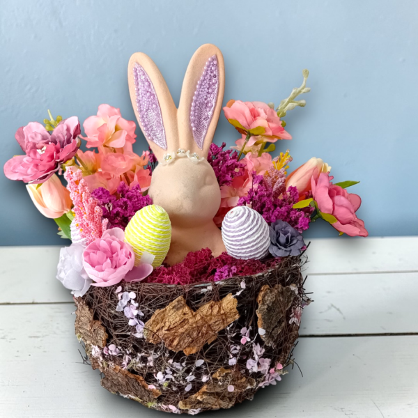 Διακοσμητική πασχαλινή σύνθεση σε ξύλινο κασπώ!