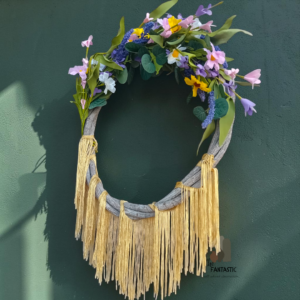 Διακοσμητικό στεφάνι με σατέν κρόσια!